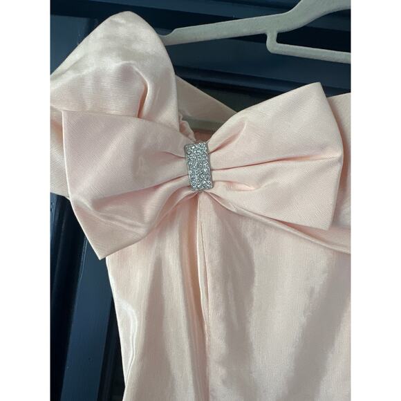 Vintage 1950s Peach Taffeta Off-Shoulder Drop-Waist Gown Rhinestone Bow Size 6 - Picture 10 of 14